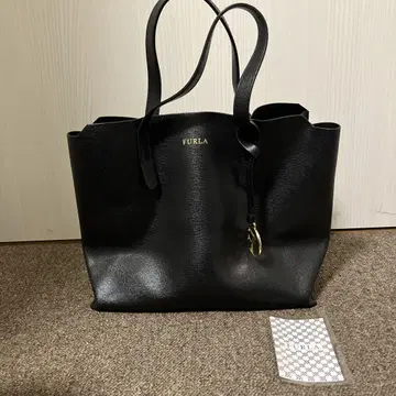 새상품급 FURLA 블랙 토트백