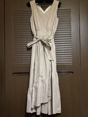 로얄 파티 베이지 셔츠 롱 원피스 티어드 이번 시즌