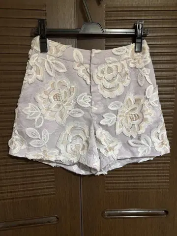 그레이스 콘티넨탈 숏 팬츠 꽃무늬 고급스러움