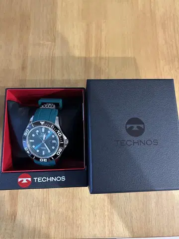 TECHNOS 시계