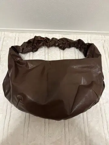 미사용 새상품 25SS OUAT LEATHER OFFICE BAG
