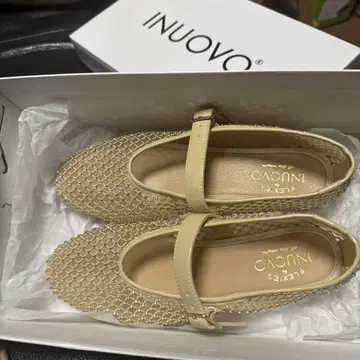 미사용 새상품 INUOVO 이누보 비쥬 펌프스 37 베이지