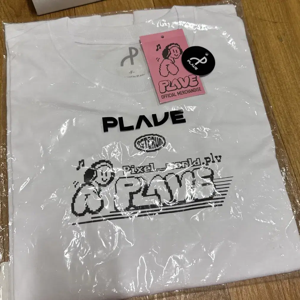 未開封新品」PLAVE PIXEL WORLD T-SHIRT 5人 セット アイドル