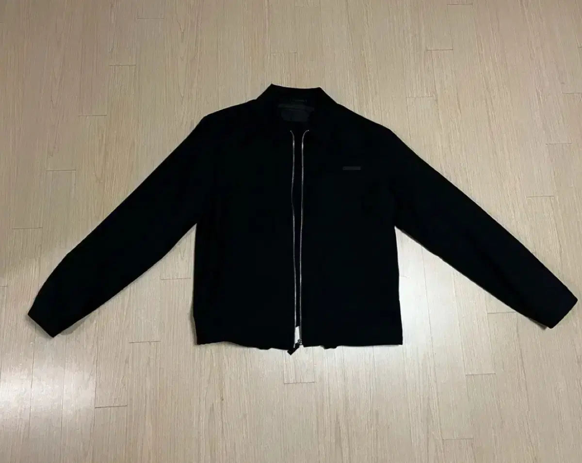 프라다 집업 자켓 새상품급
