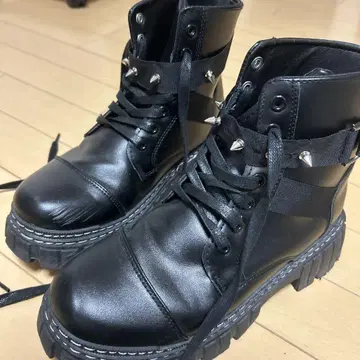 스터드 부츠