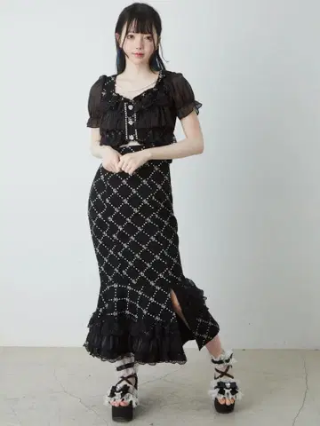 앙크루즈 프릴 모노그램 원피스 블랙