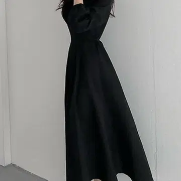 허리 끈 포함 플리츠 롱 원피스 블랙