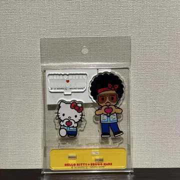 블루노 마즈 헬로키티 콜라보 아크릴 스탠드