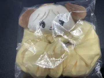 mikko 팝업 스토어 봉제 인형이 달린 스크런치 수플레