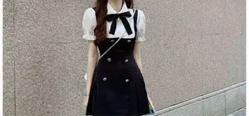 더블 버튼 리본 포함 무릎 기장 원피스