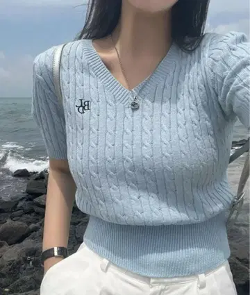 beidelli 케이블 V 넥 세미 크롭 반팔 니트