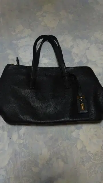 Max Mara 블랙 가죽 핸드백