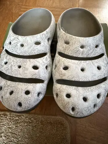 새상품 27cm keen 샌들 요기 페이즐리 화이트 계열 초레어!