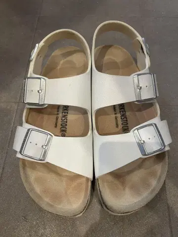 BIRKENSTOCK 화이트 샌들 39
