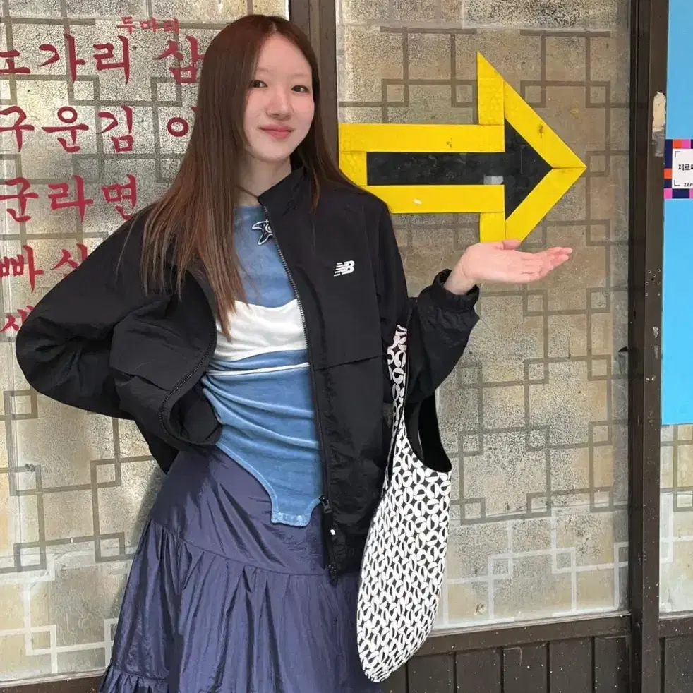 【Carol Shoppe】UNBALANCED LONG SKIRT IN BLACK / NAVY Carol Shoppe Unbalance Skirt Navy (worn by Onuk) #carol