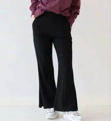 레이빔즈 블랙 플레어 팬츠 슬릿 디테일