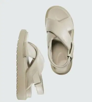 새상품 유니클로 C 샌들 M-24.0cm 베이지