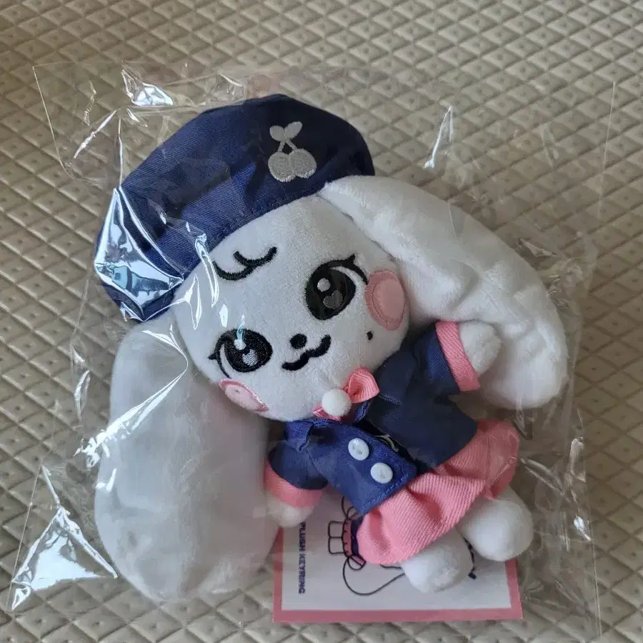 IVE MINIVE ガウル ポップアップ スクール PLUSH キーリング IVE MINIVE popup スクール フェイスキーリング ガウル ダリ