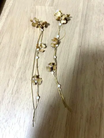 양과 구름 골드 꽃 모티브 롱 귀걸이