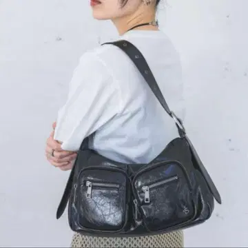 Jeanasis 4 포켓 원숄더백 BK