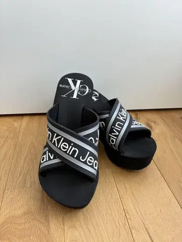 웨지 샌들 (할인 상품)