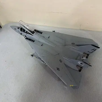 타미야 1/32 F14A 톰캣 탑 해터즈 완제품