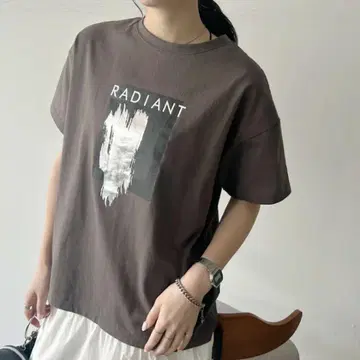 면 100% 스퀘어 호일 프린트 티셔츠
