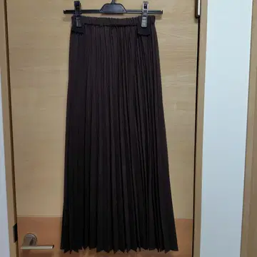 새상품! 어반 리서치 플리츠 롱 스커트