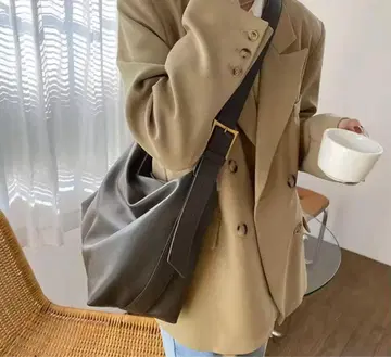 미사용 새상품 ZARA 숄더백 다크 그레이