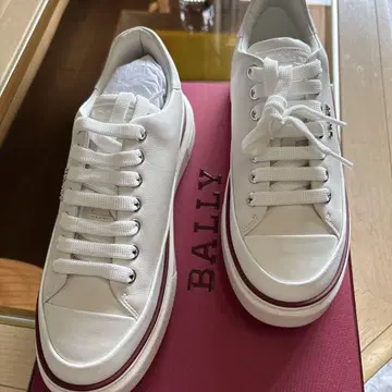 BALLY 화이트 스니커즈