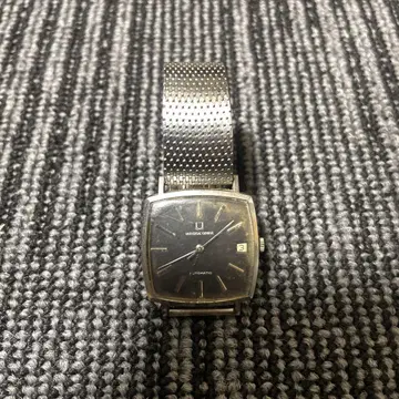 UNIVERSAL GENEVE 자동 시계 869117/02