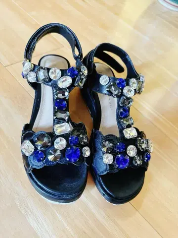 츠모리치사토 비쥬 샌들 23.0cm