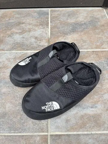 THE NORTH FACE 블랙 샌들