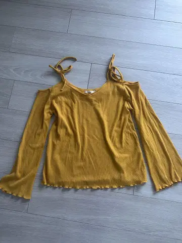 MOUSSY 오프숄더 탑스 알리시아 스탠 론 헤르만