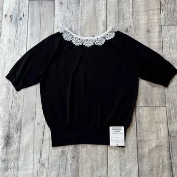 TIARA 블랙 반팔 니트