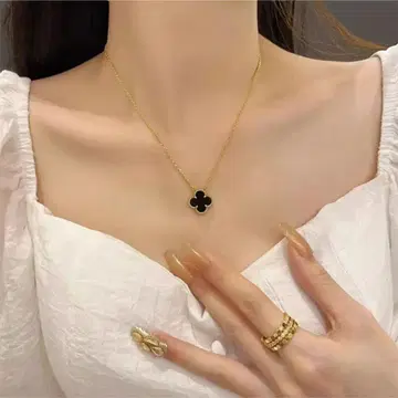 클로버형 블랙 목걸이