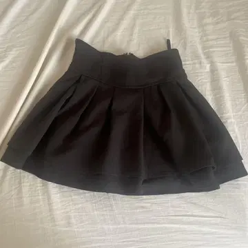 미셸 마카롱 슬림 레그 스커트 블랙 M