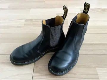 Dr. Martens 사이드 고어 첼시 부츠
