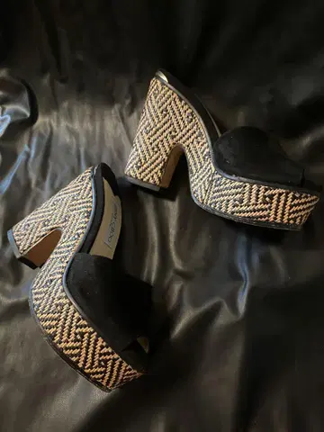 레어! 지미추 JIMMY CHOO 통굽 샌들
