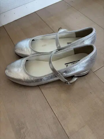에네스베 실버 발레 슈즈