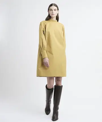 머스타드 컬러 긴팔 A 라인 원피스