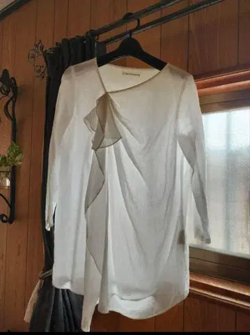 가격 인하 새상품급 아두이트리스테스 린넨 블라우스 부드러운 비침