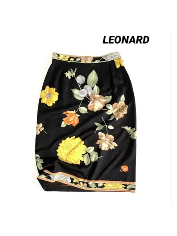 LEONARD 레오나르 블랙 꽃무늬 무릎 기장 스커트 76