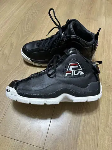 휠라 블랙 하이컷 스니커즈