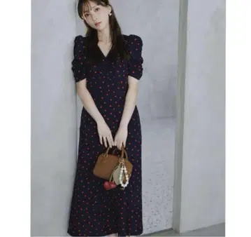스나이델 하트 프린트 원피스 Heart collection