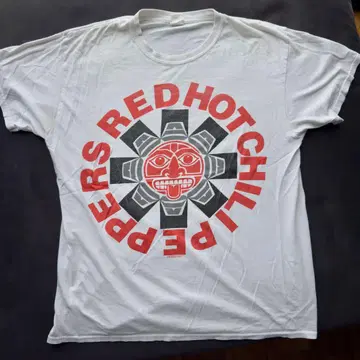 RED HOT CHILI PEPPERS 티셔츠