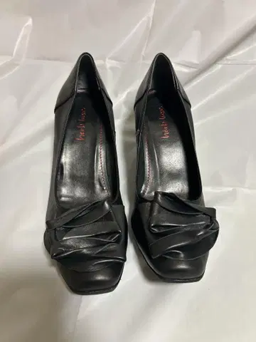 herb luxe 블랙 펌프스 23.5cm