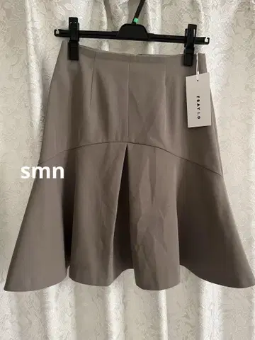 fray i.d 페플럼 세미 플레어 스커트 베이지 0 새상품