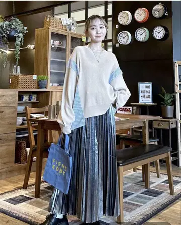 니코앤드 CAVA 메탈릭 플리츠 스커트