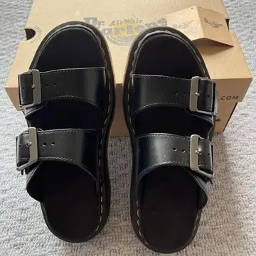 Dr. Martens 블랙 컴포트 샌들